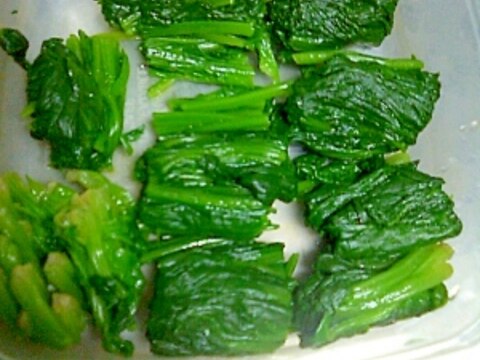 レンジでチンするほうれん草の冷凍保存 レシピ 作り方 By かずちゃん1243 楽天レシピ